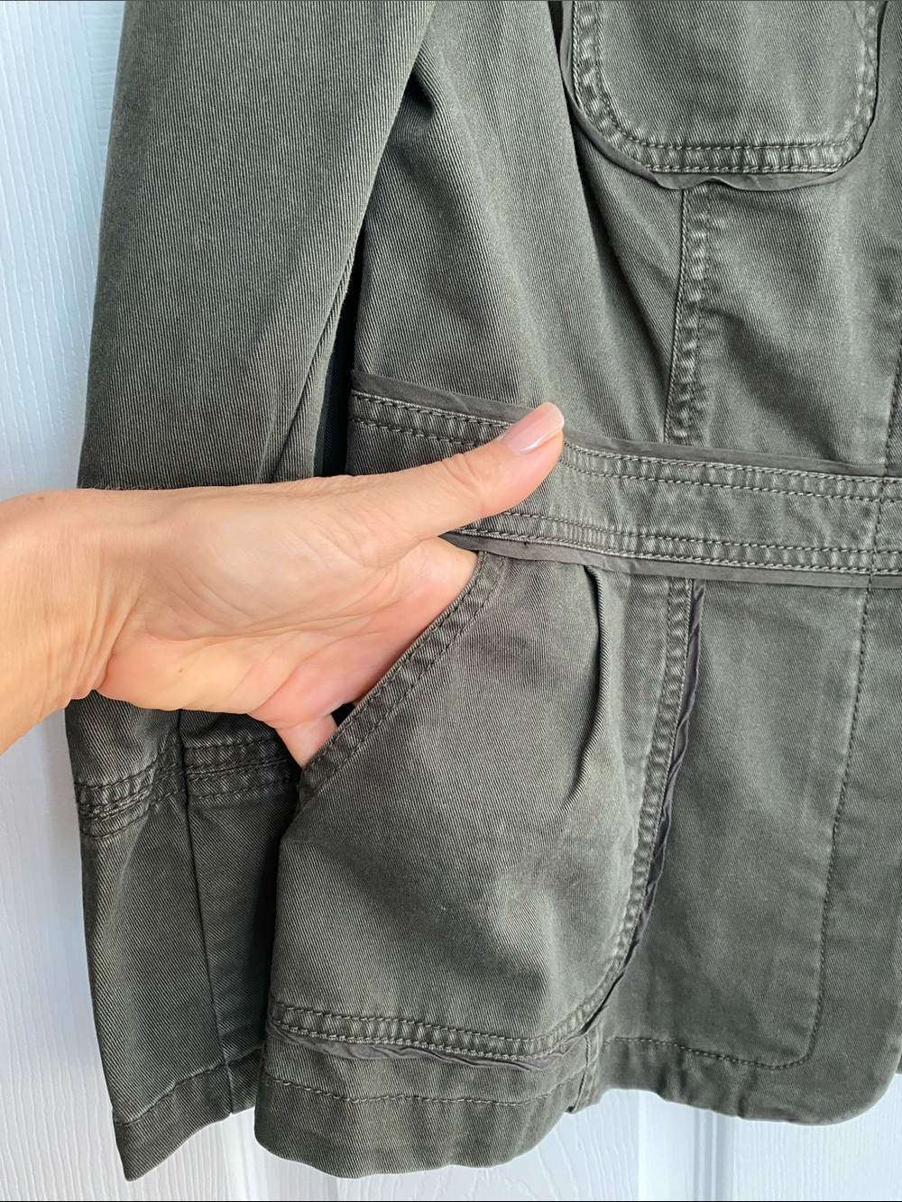 LOFT Olive Green Utility Jacket with Flap Pockets Size Medium Petite NWT - Picture 3 of 9